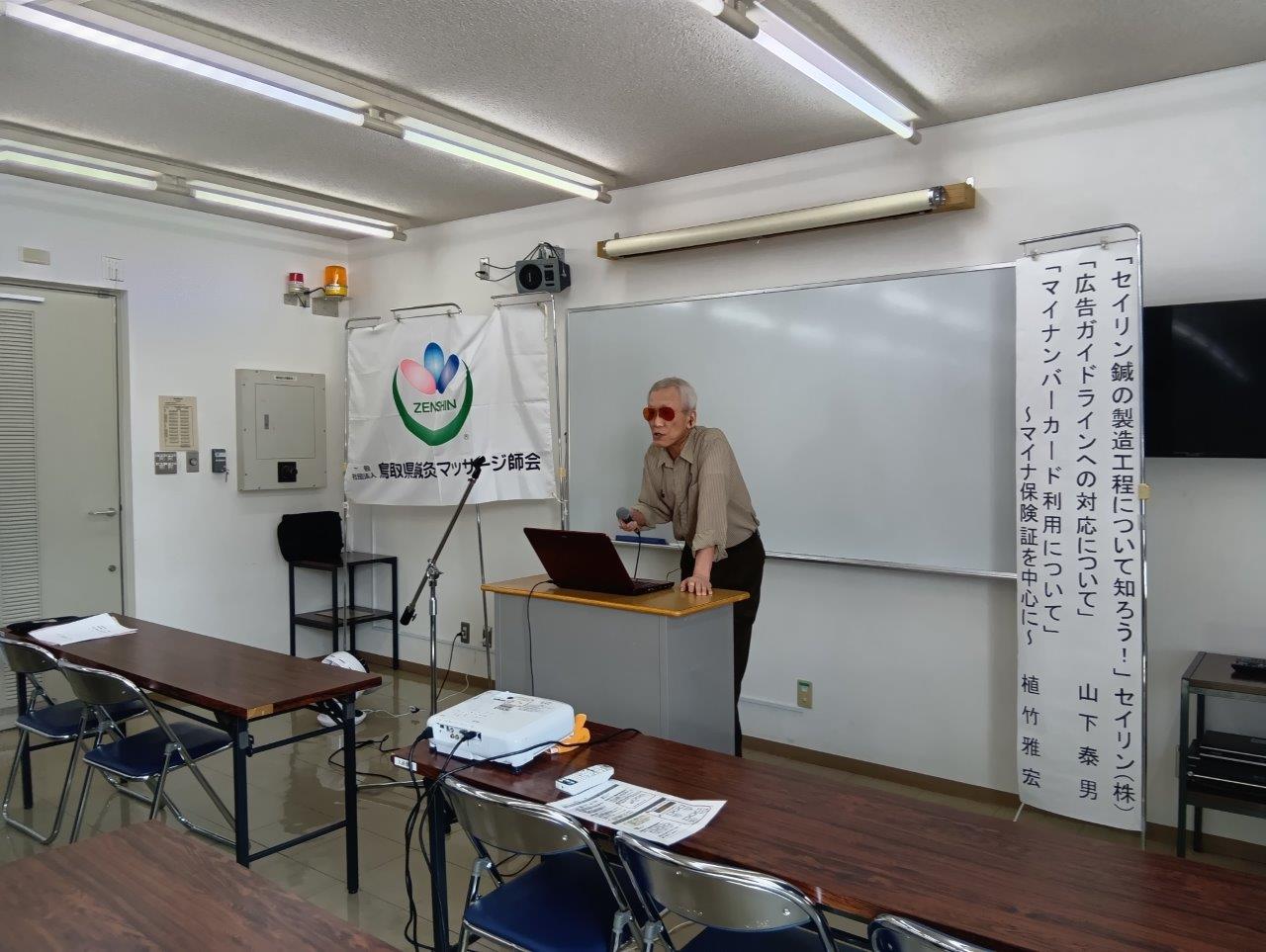 ��\�������A